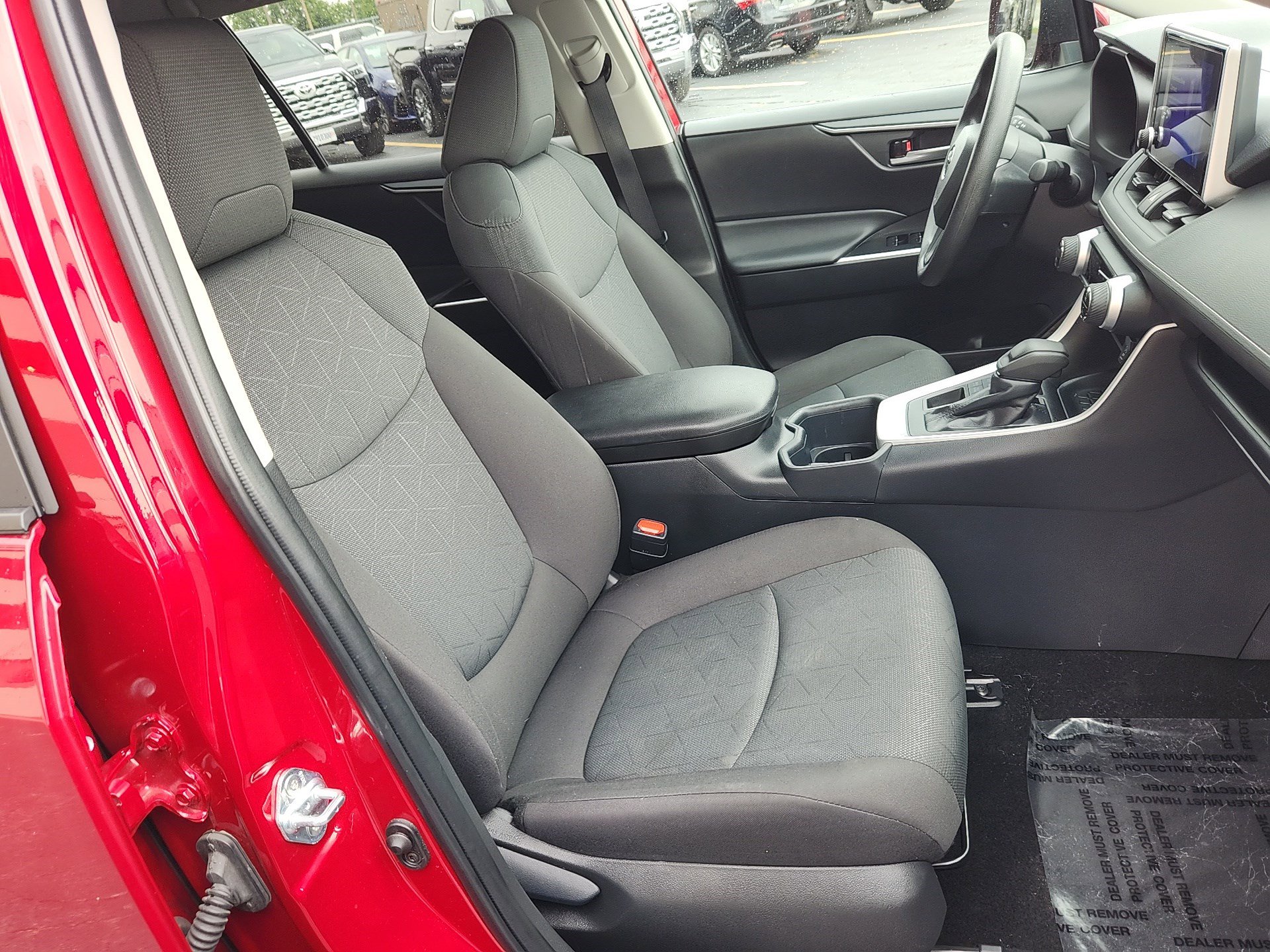 2025 Toyota RAV4 XLE photo 30