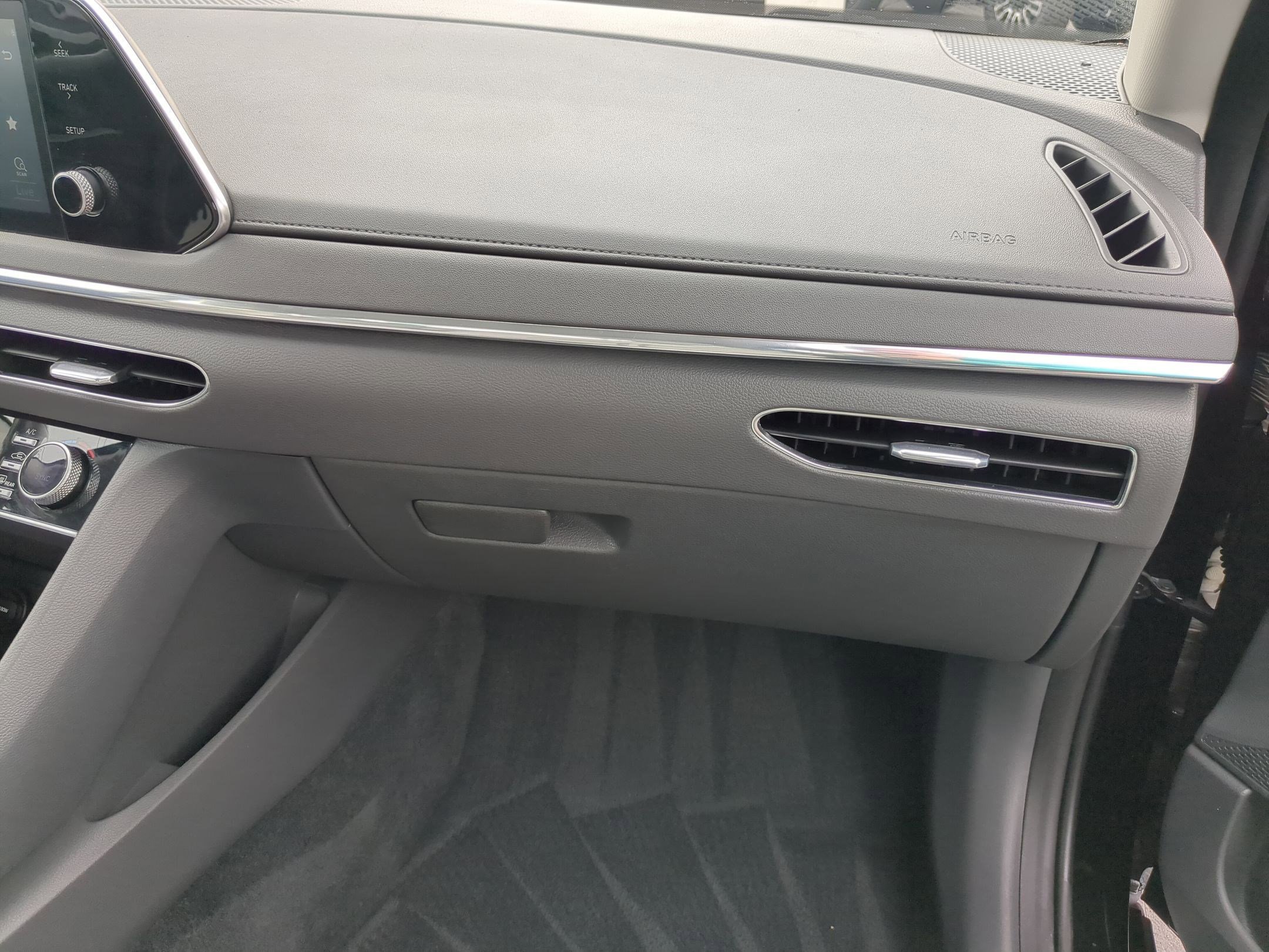 2020 Hyundai Sonata SEL photo 18