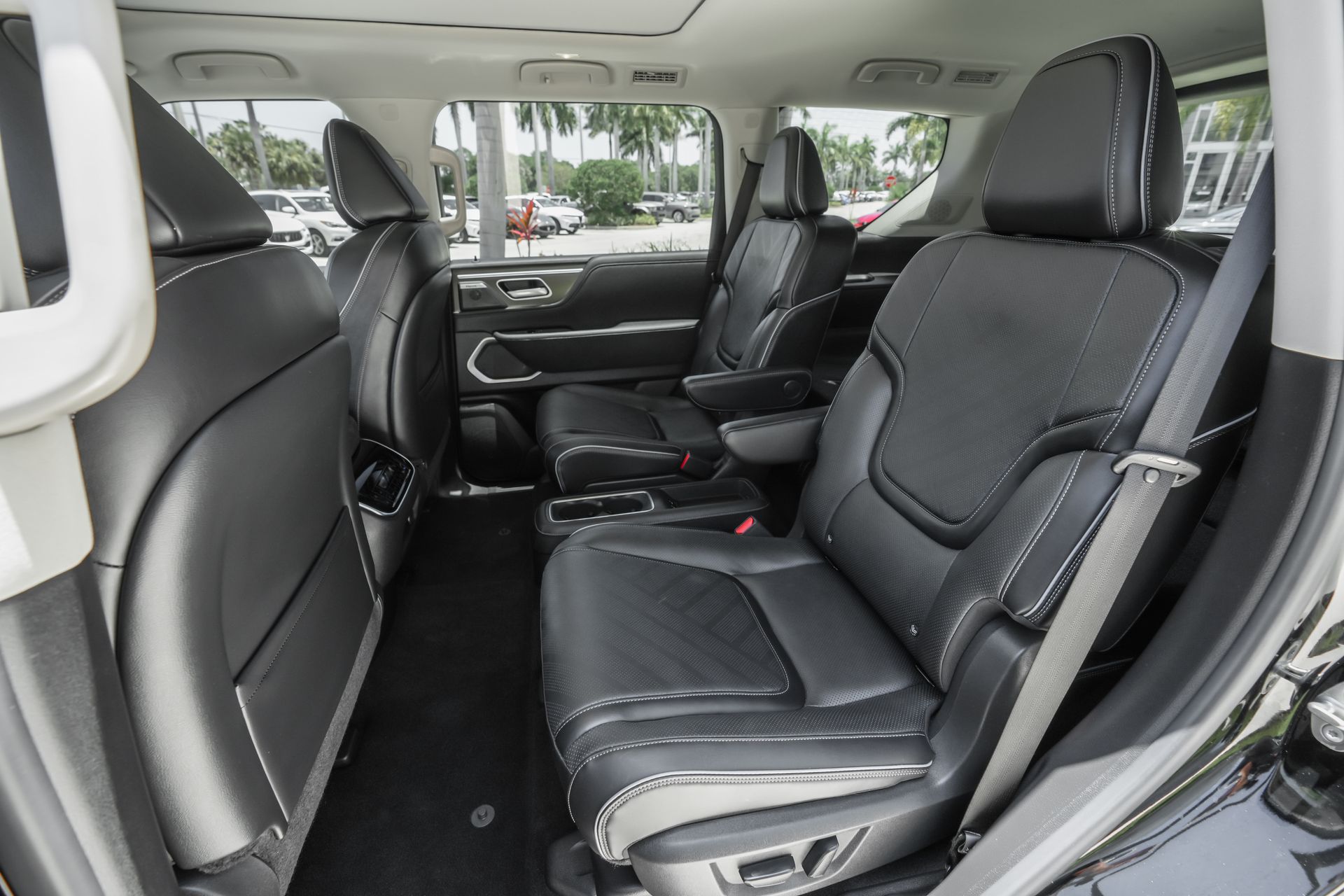 2025 Infiniti QX80 Luxe photo 27
