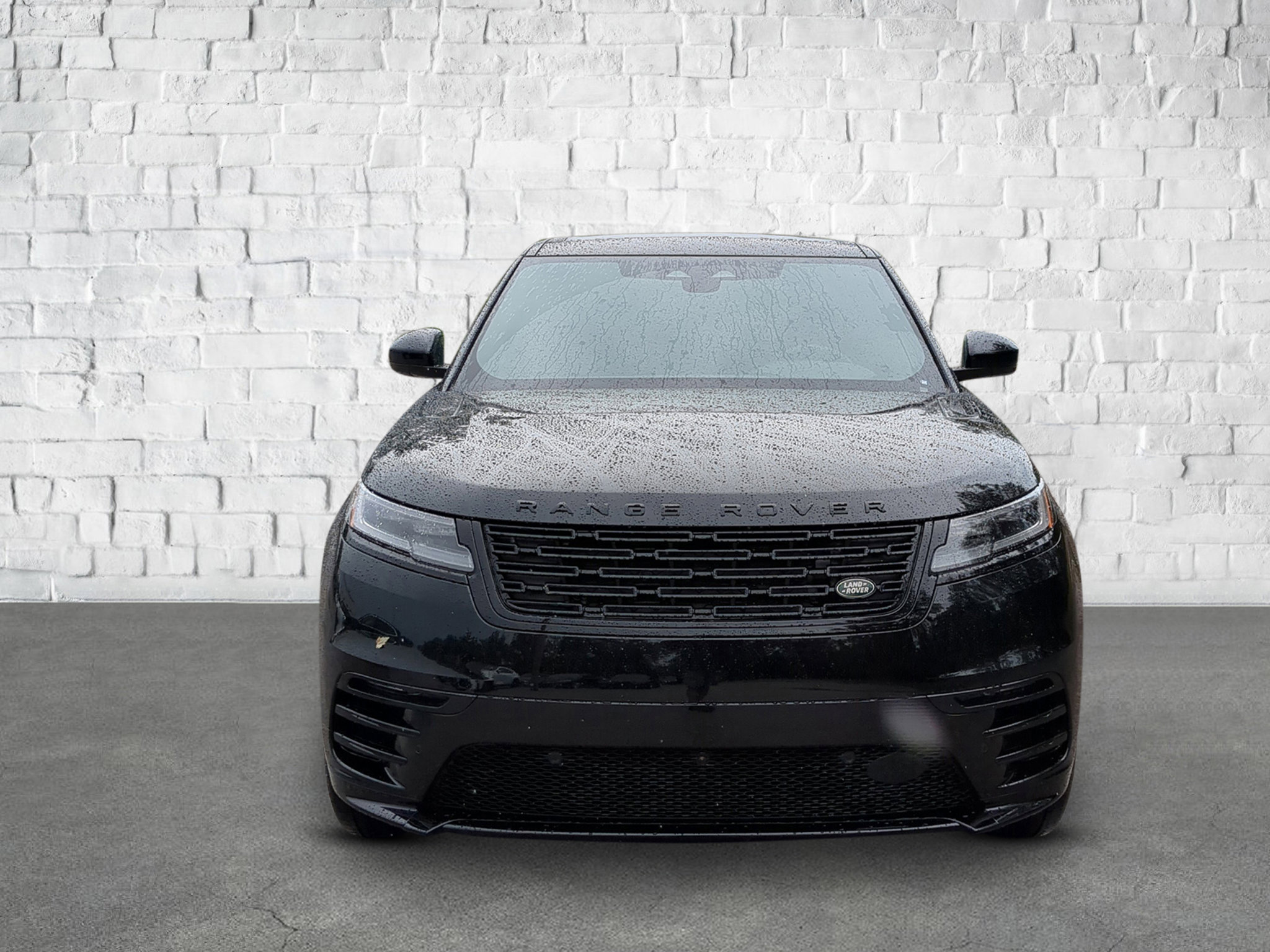 2026 Land Rover Range Rover Velar SE photo 8
