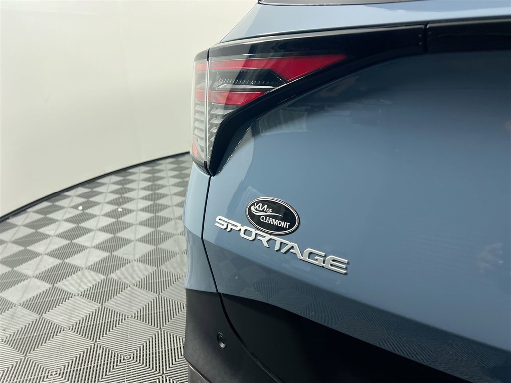 2026 Kia Sportage Hybrid S photo 4