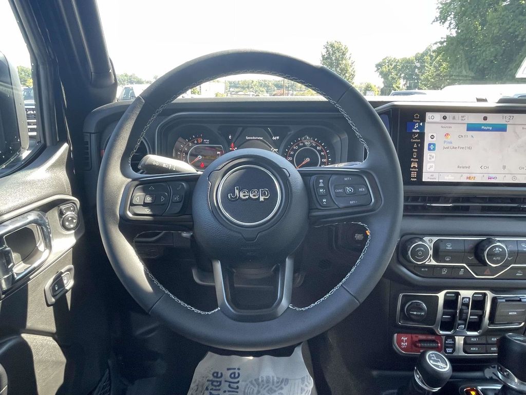 2025 Jeep Gladiator Rubicon photo 19