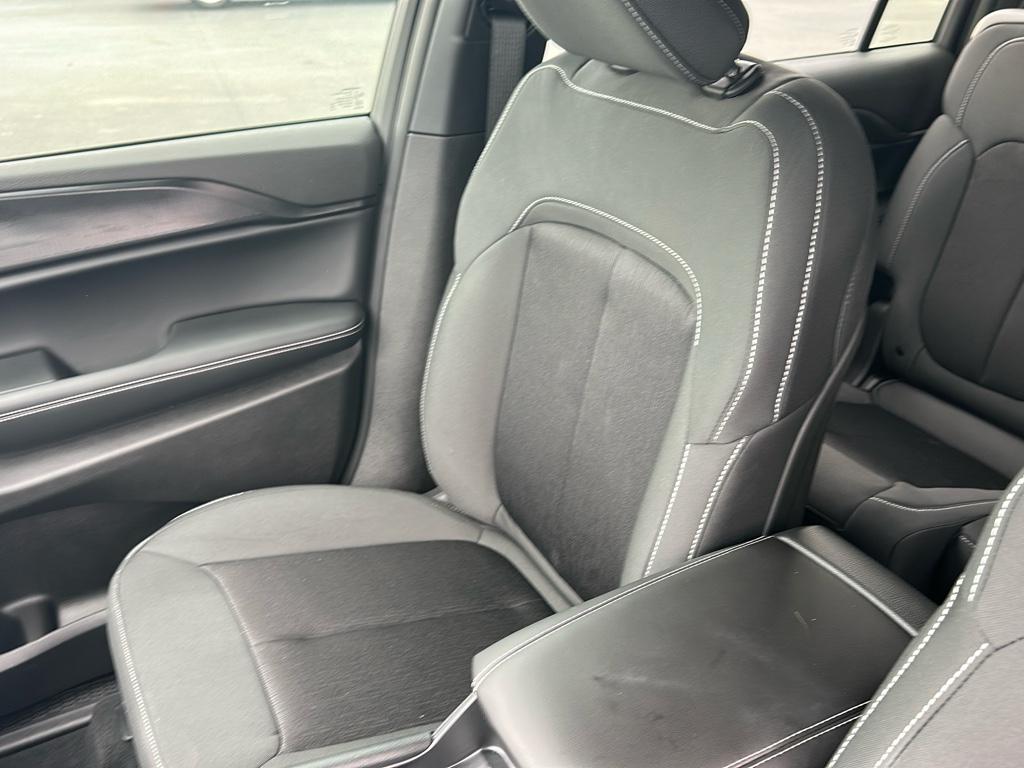 2025 Jeep Grand Cherokee Laredo X photo 22