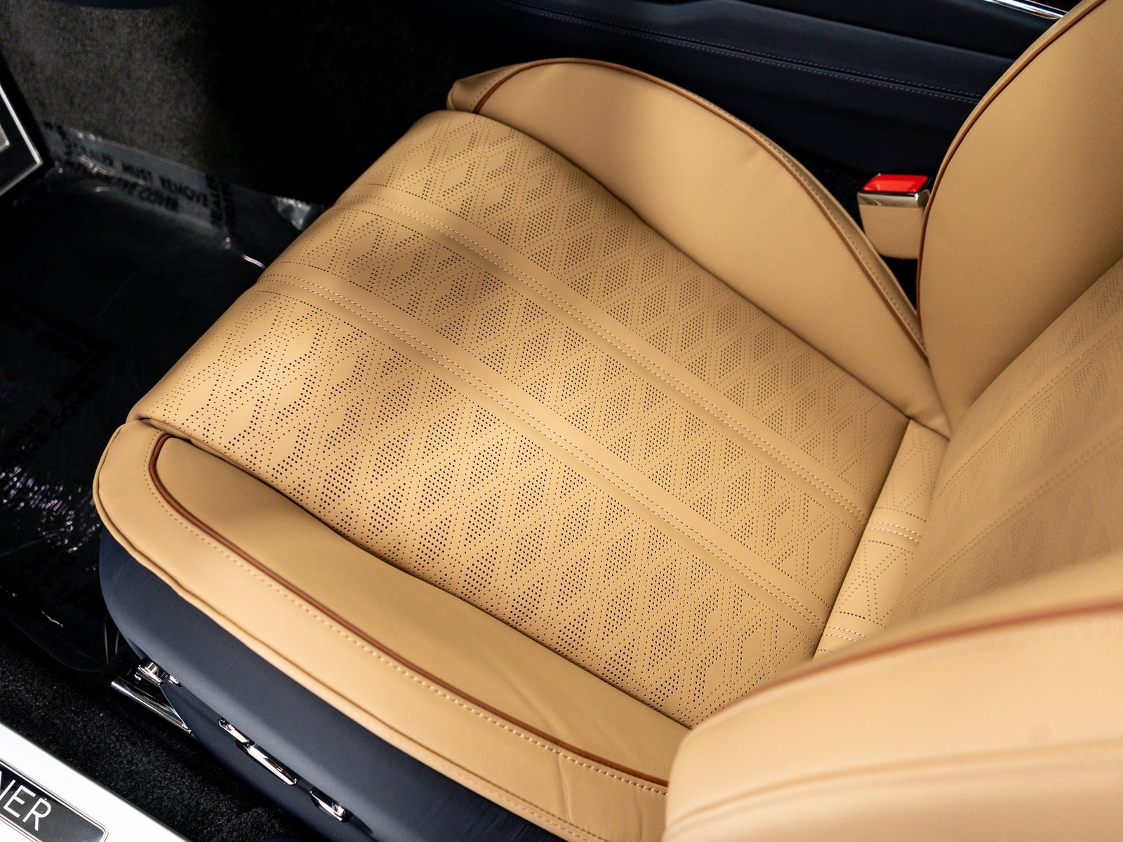 2025 Bentley Flying Spur Mulliner photo 15