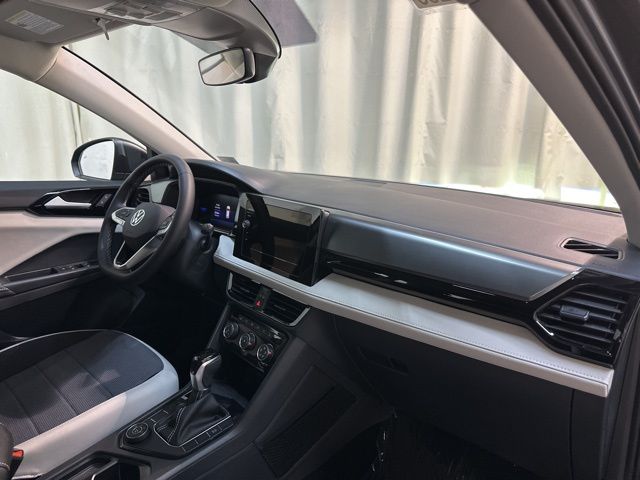 2025 Volkswagen Taos S photo 28