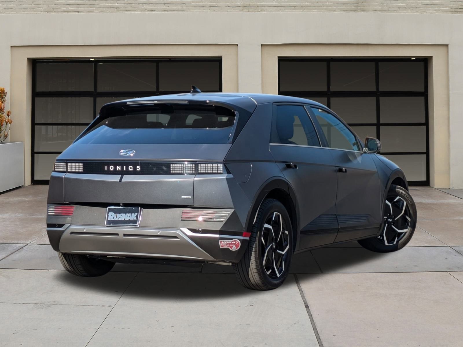 2023 Hyundai Ioniq 5 SEL photo 3
