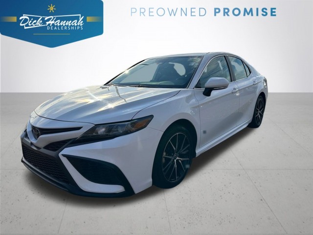 2023 Toyota Camry SE's photo