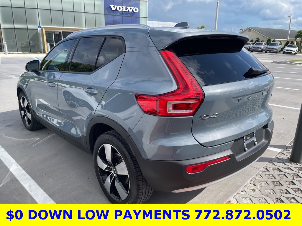 2020 Volvo XC40 Momentum photo 4