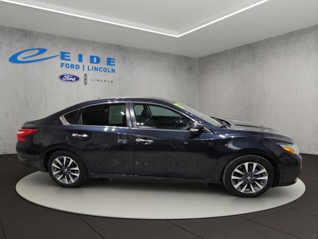 2017 Nissan Altima 2.5 SL photo 3
