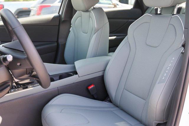 New 2025 White Hyundai Limited image 10