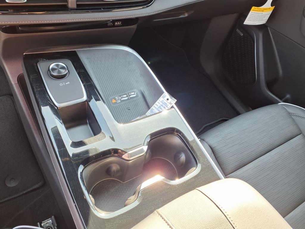 2026 Buick Enclave Sport Touring photo 8