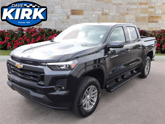 2025 Chevrolet Colorado Work Truck LT photo 3