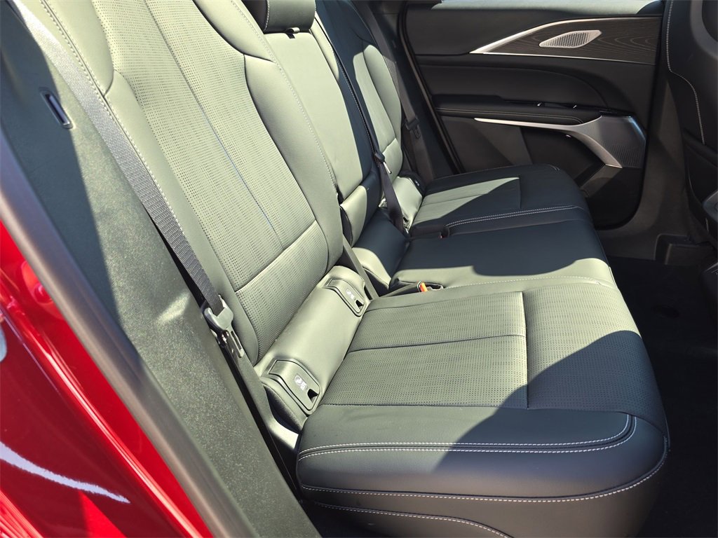 2024 Cadillac Lyriq Luxury photo 27
