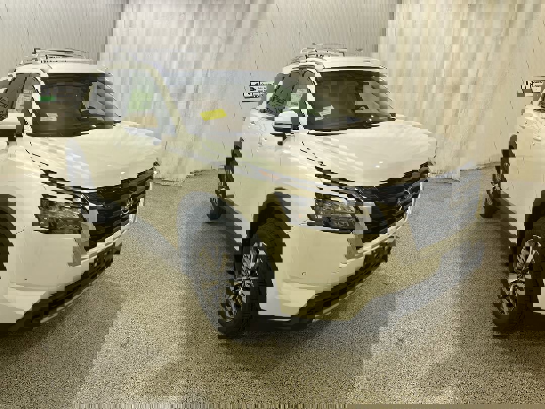 2025 Nissan Pathfinder SL's photo