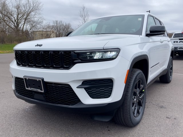 2025 Jeep Grand Cherokee Altitude X photo 2