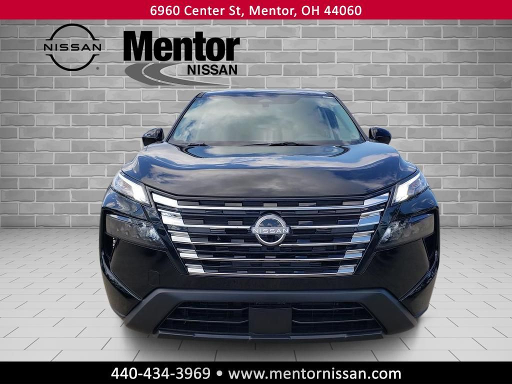 2026 Nissan Rogue SV photo 2