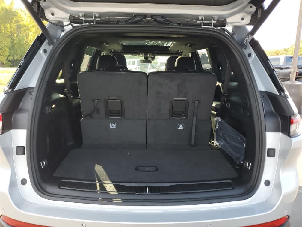 2025 Jeep Grand Cherokee Limited photo 10