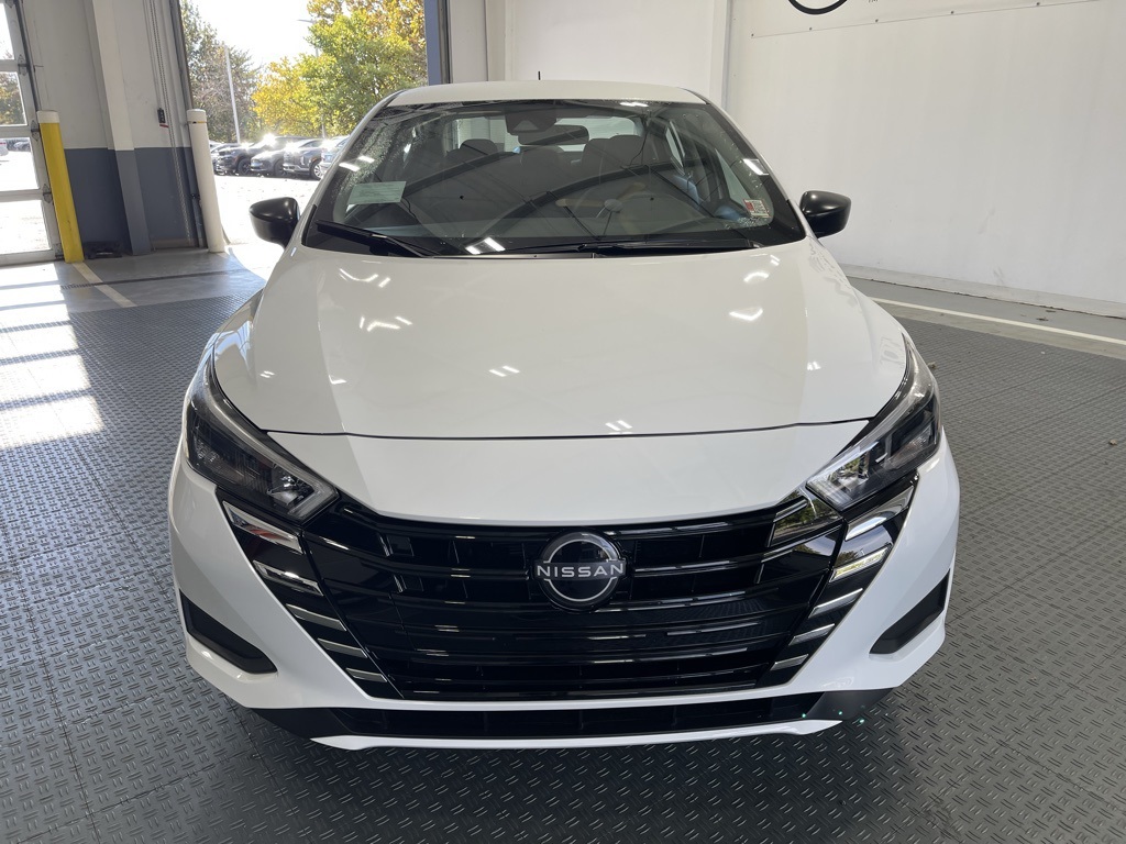 2025 Nissan Versa 1.6 S photo 2