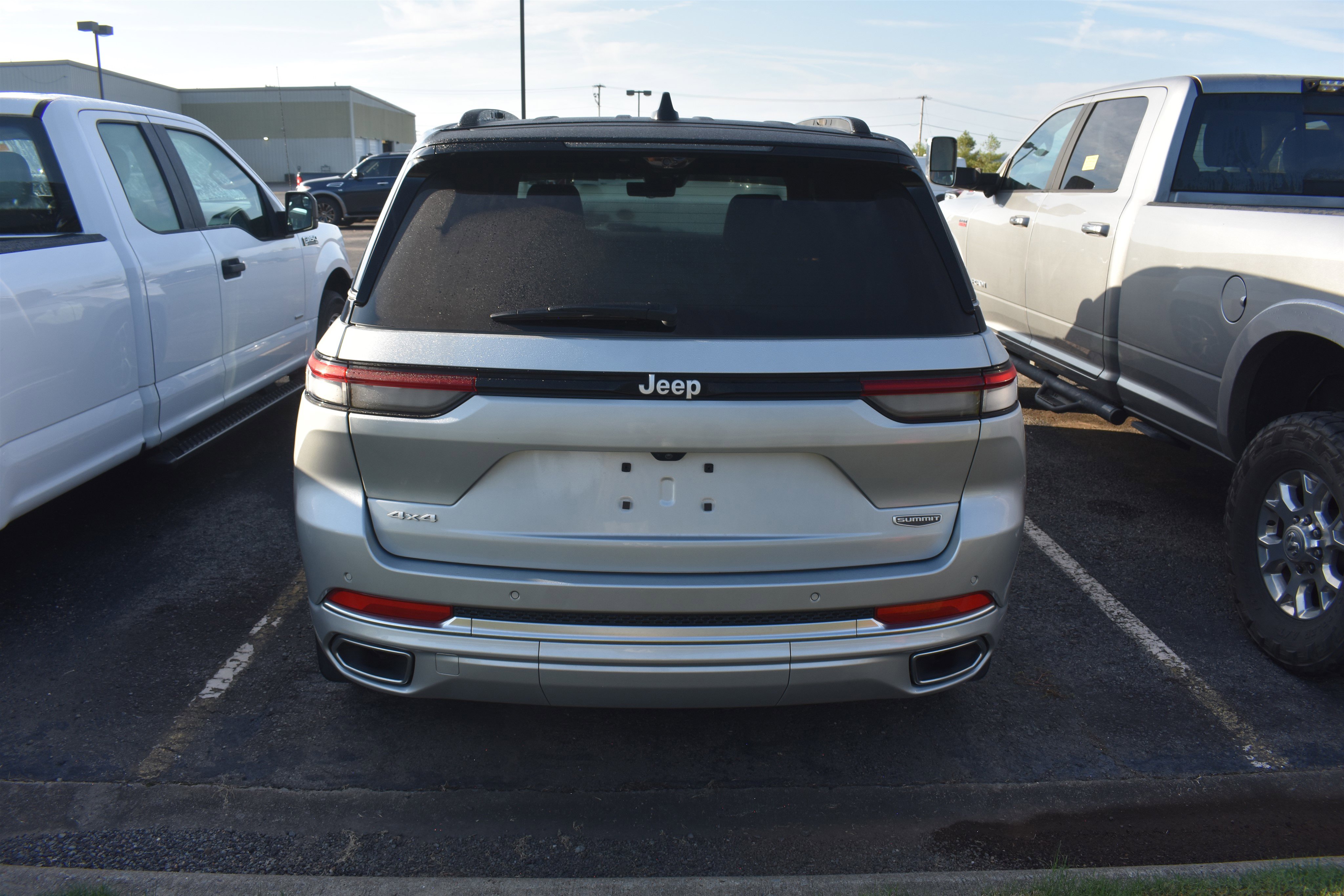 2024 Jeep Grand Cherokee Summit Reserve photo 4
