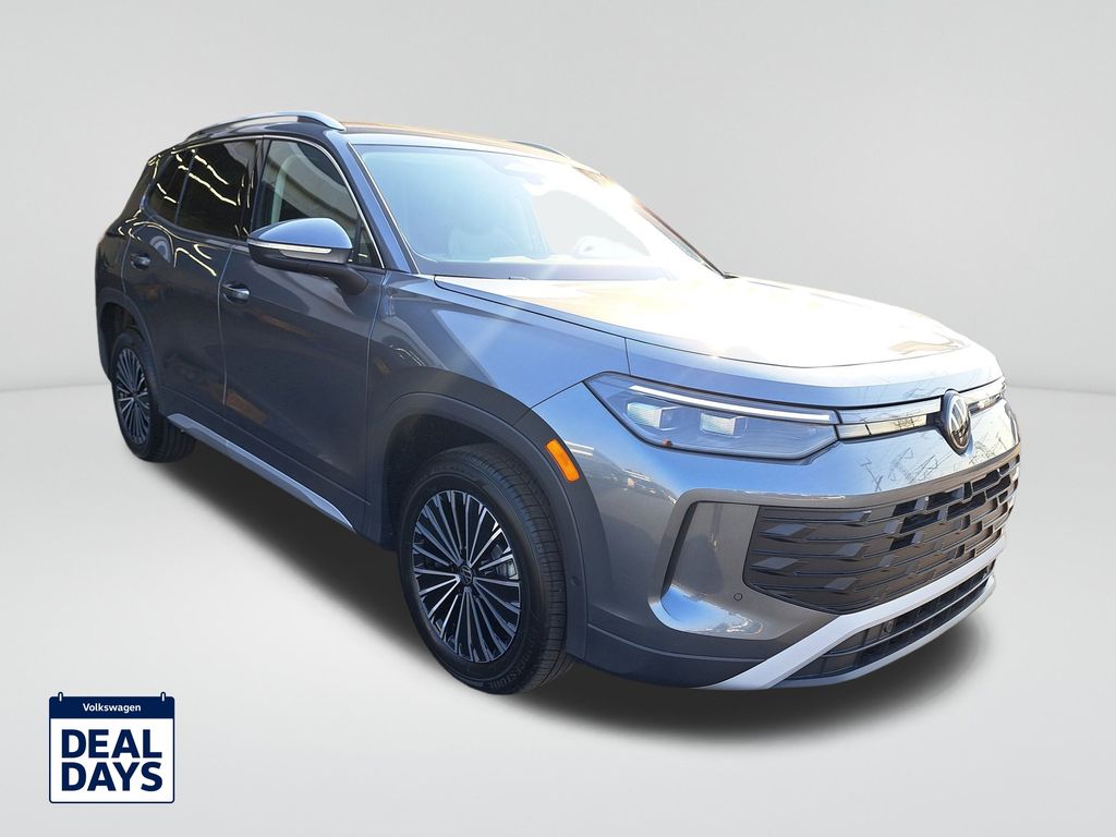 2025 Volkswagen Tiguan S photo 3