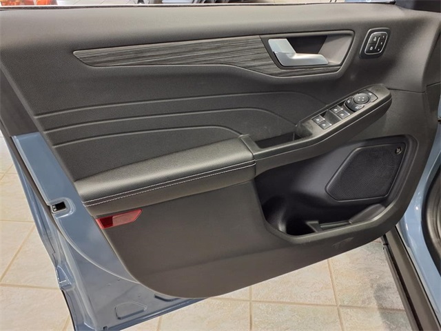 2024 Ford Escape Plug-In Hybrid photo 12