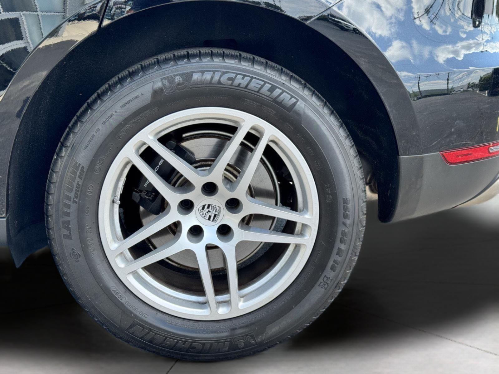 2021 Porsche Macan Base photo 63