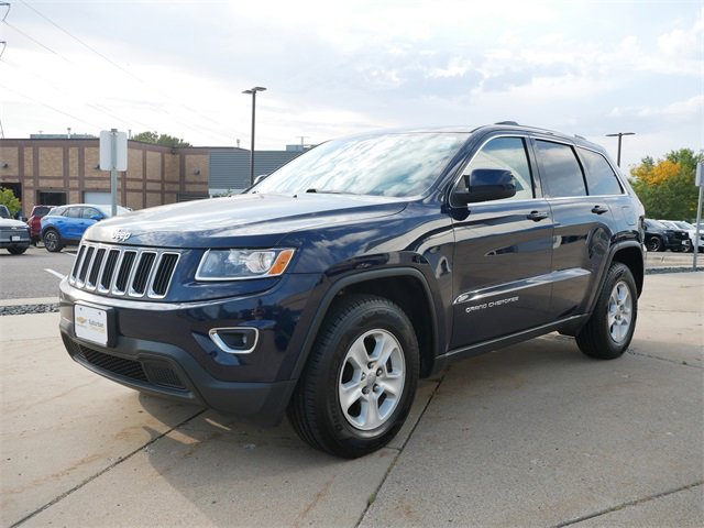 2016 Jeep Grand Cherokee Laredo photo 2