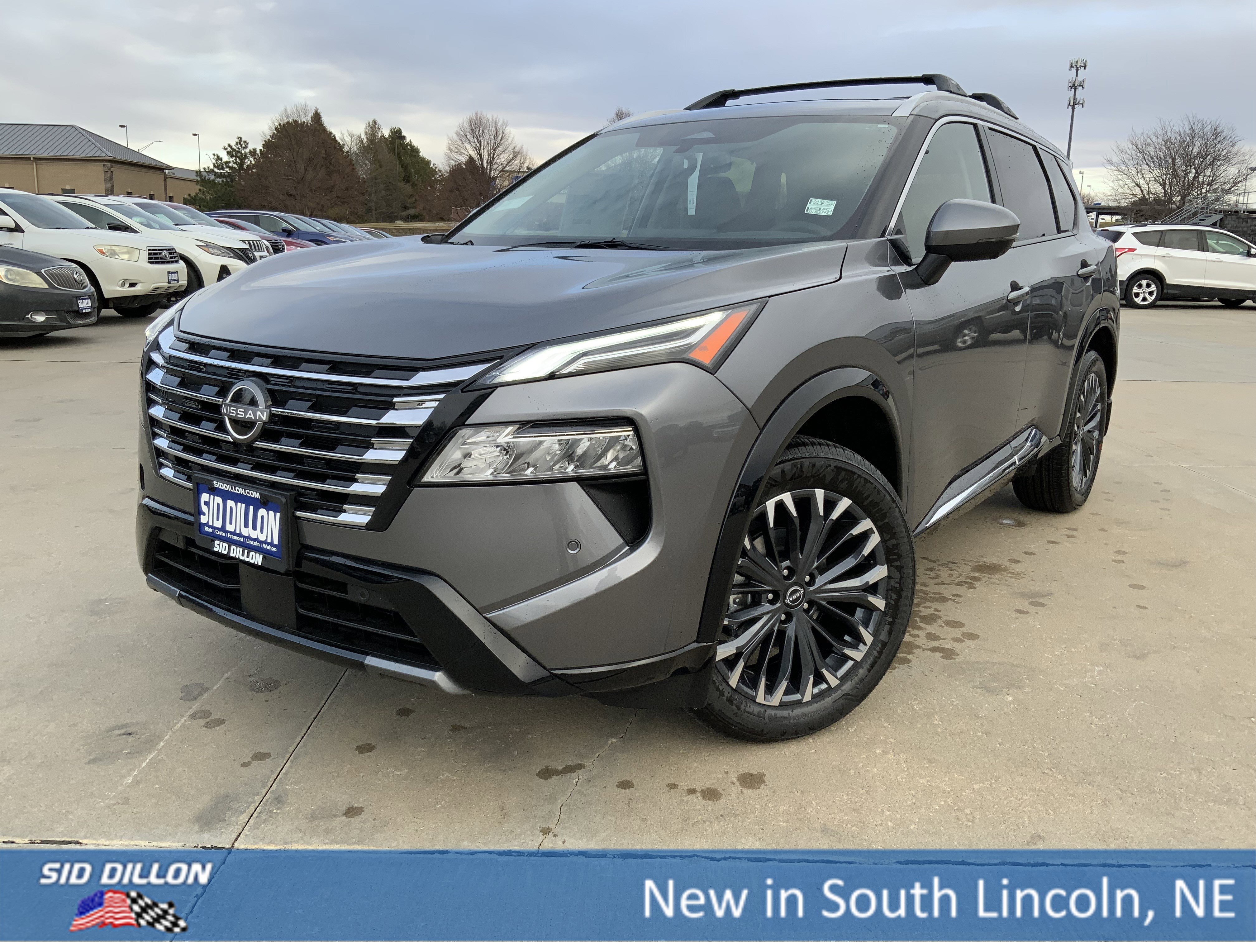 2026 Nissan Rogue Platinum's photo