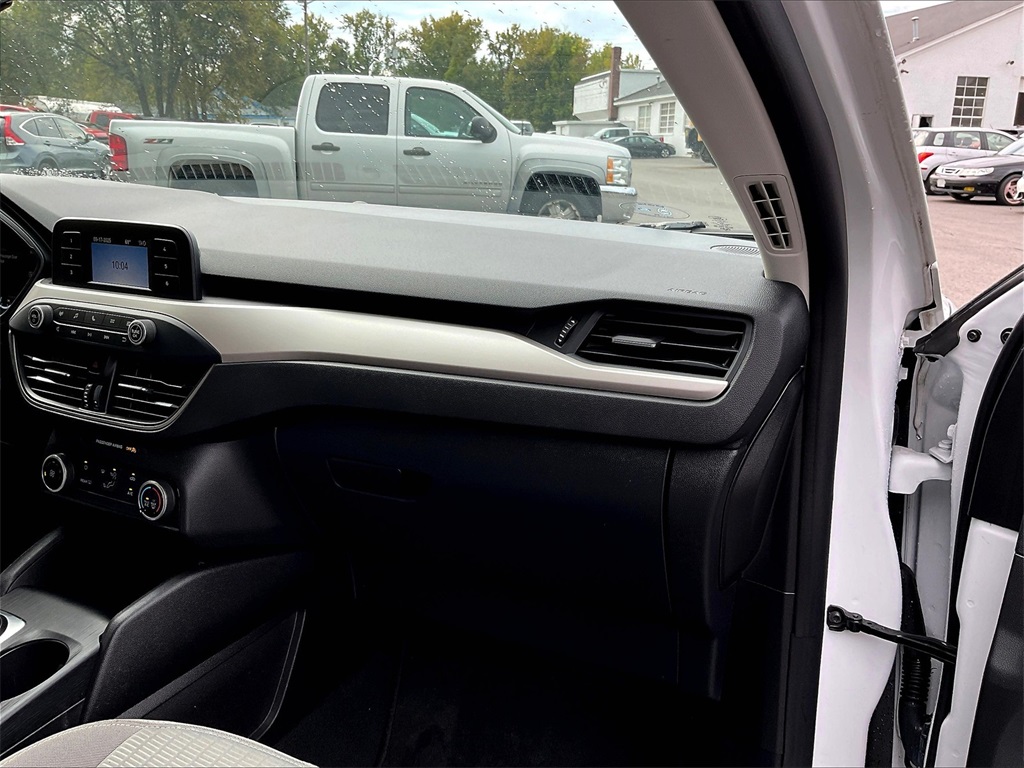 2022 Ford Escape S photo 12