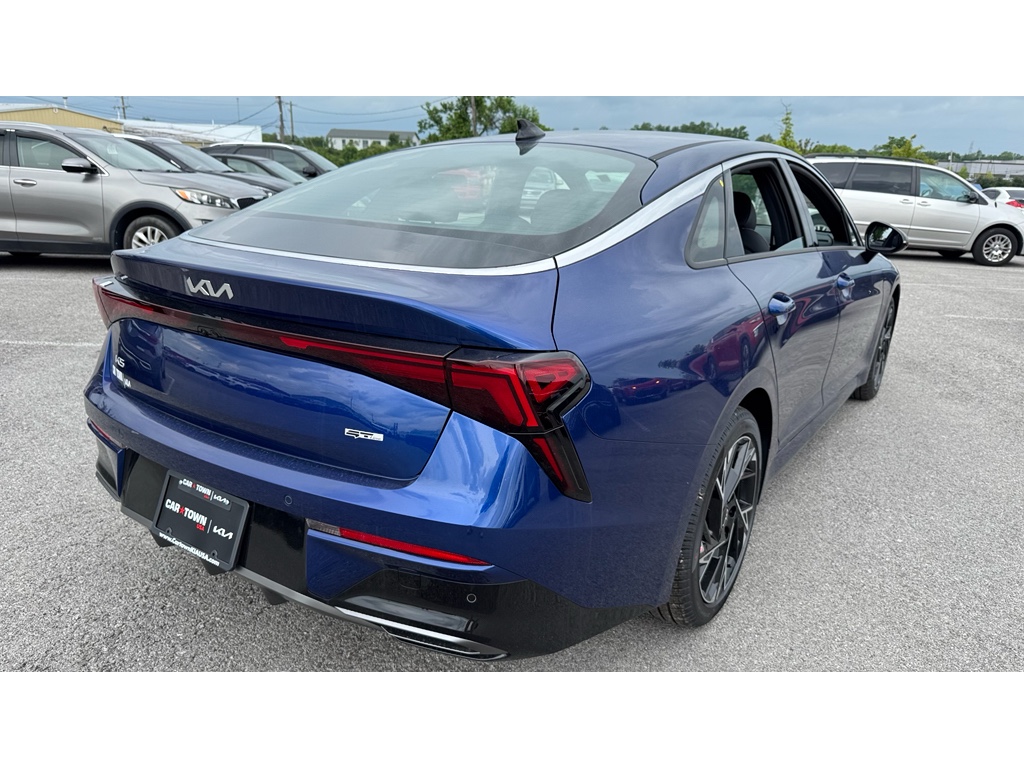 2025 Kia K5 GT-Line photo 3