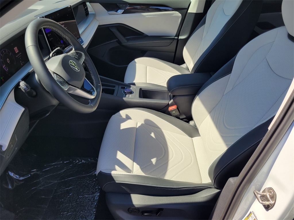 2025 Volkswagen Tiguan SE photo 6