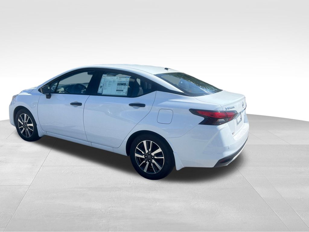 2025 Nissan Versa 1.6 S photo 3