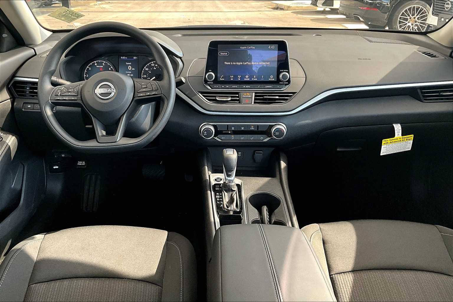 2025 Nissan Altima S photo 5