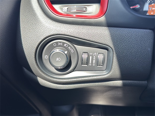 2022 Jeep Renegade Trailhawk photo 22