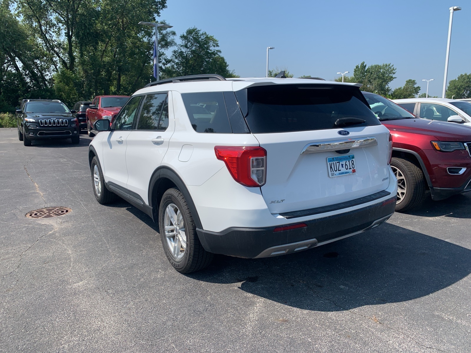 2023 Ford Explorer XLT photo 3