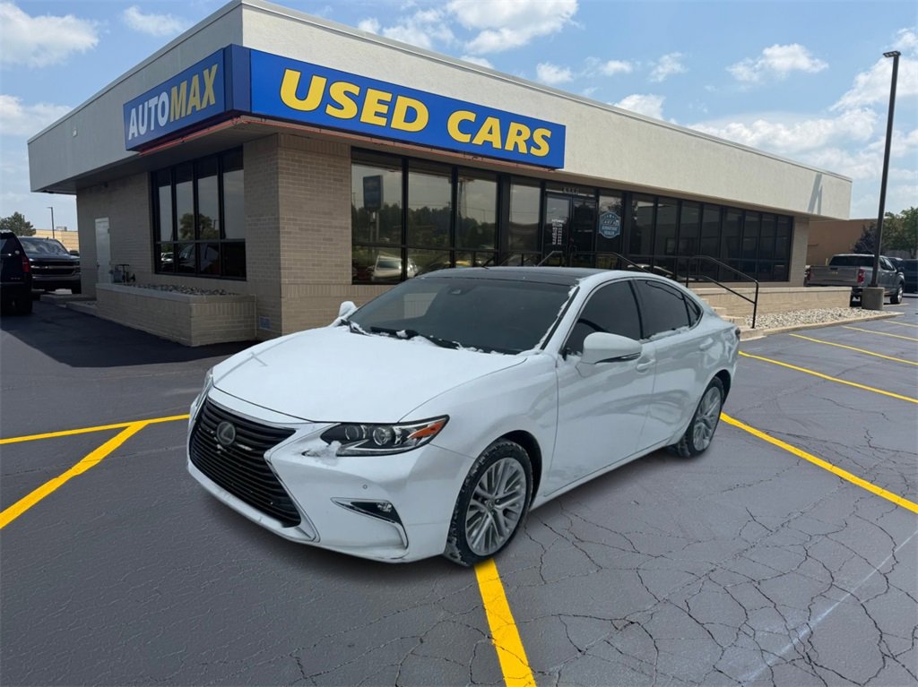 2016 Lexus ES 350's photo