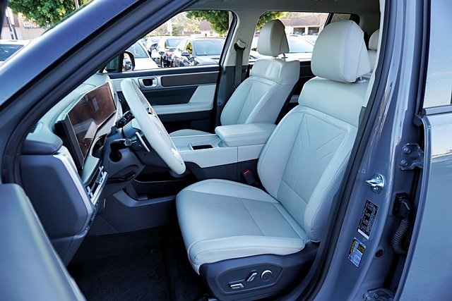 Used 2024 Gray Hyundai SEL image 14