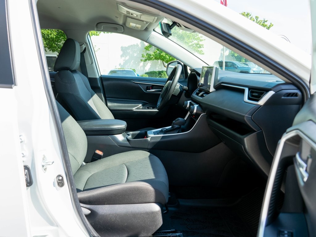 2023 Toyota RAV4 Hybrid photo 3