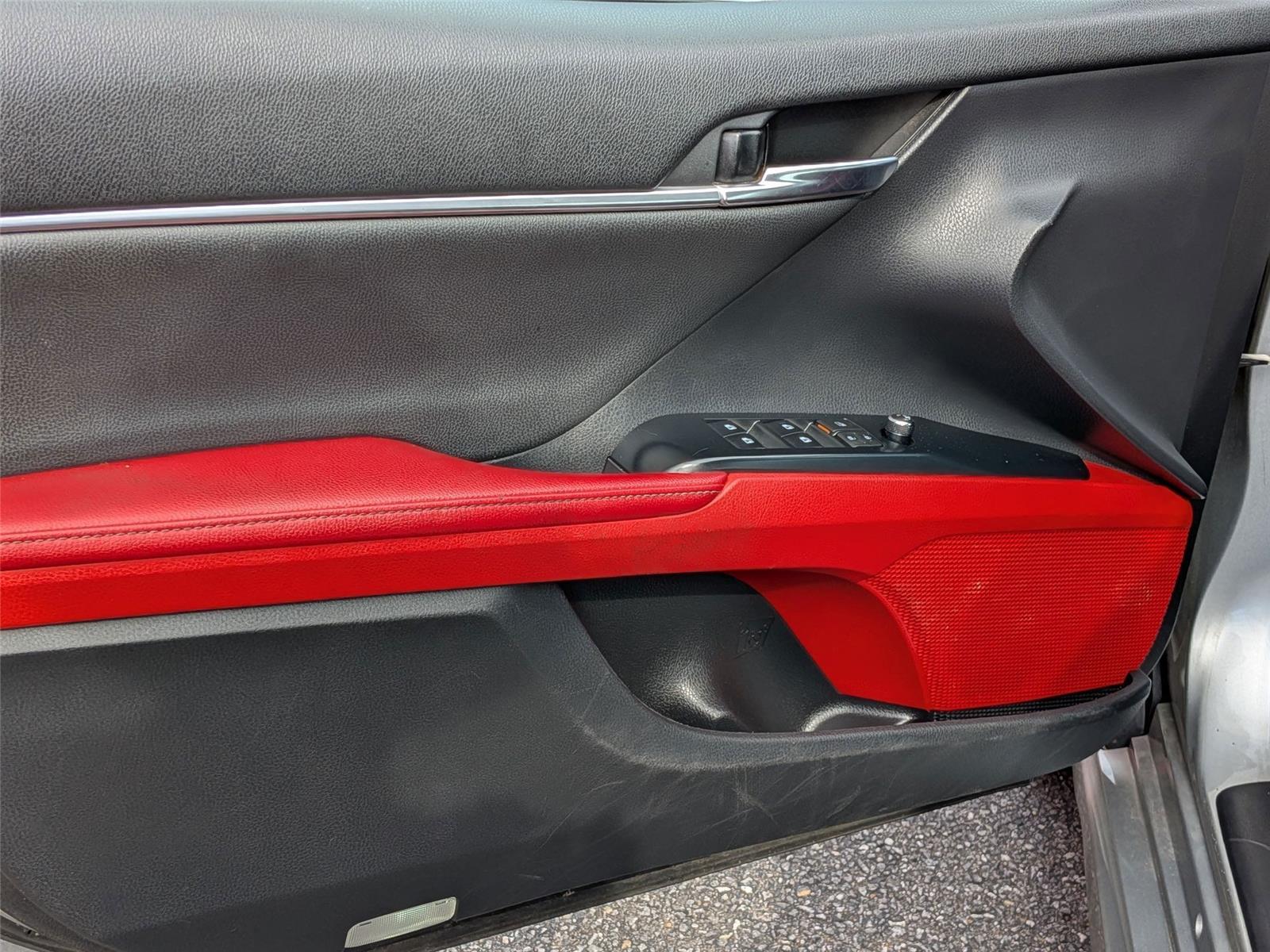 2020 Toyota Camry XSE photo 10