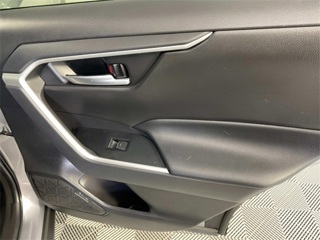 2023 Toyota RAV4 XLE photo 20