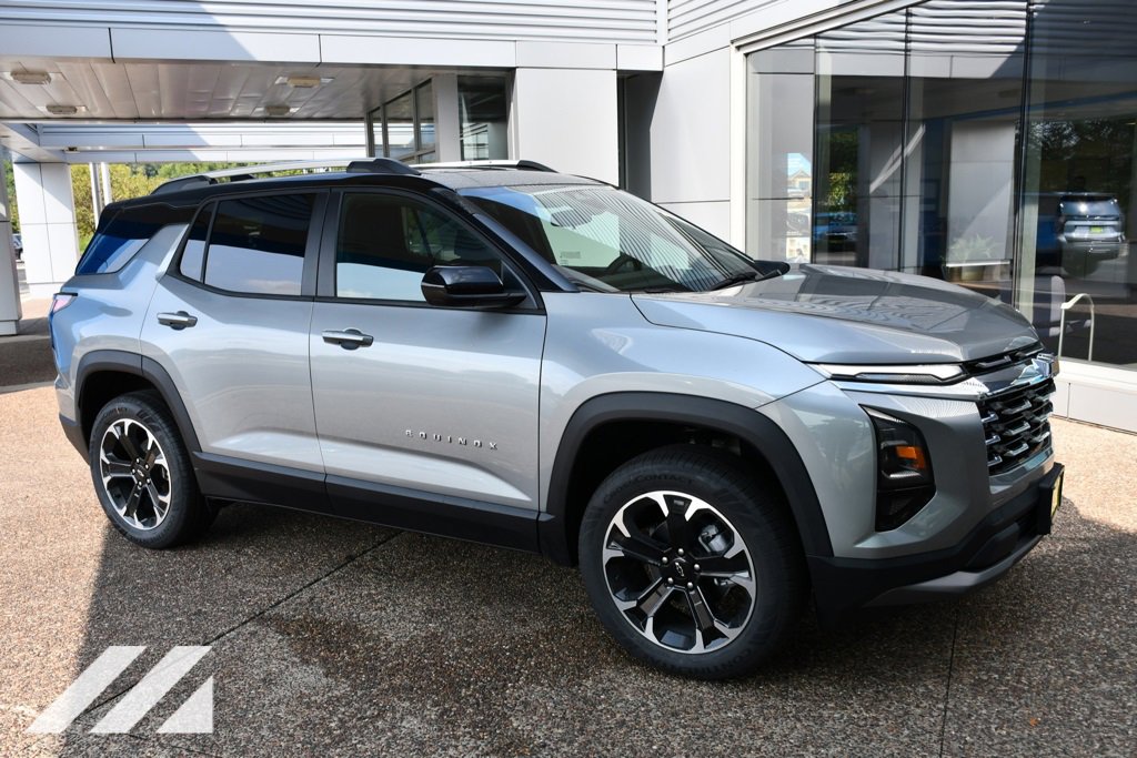 2026 Chevrolet Equinox LT photo 9