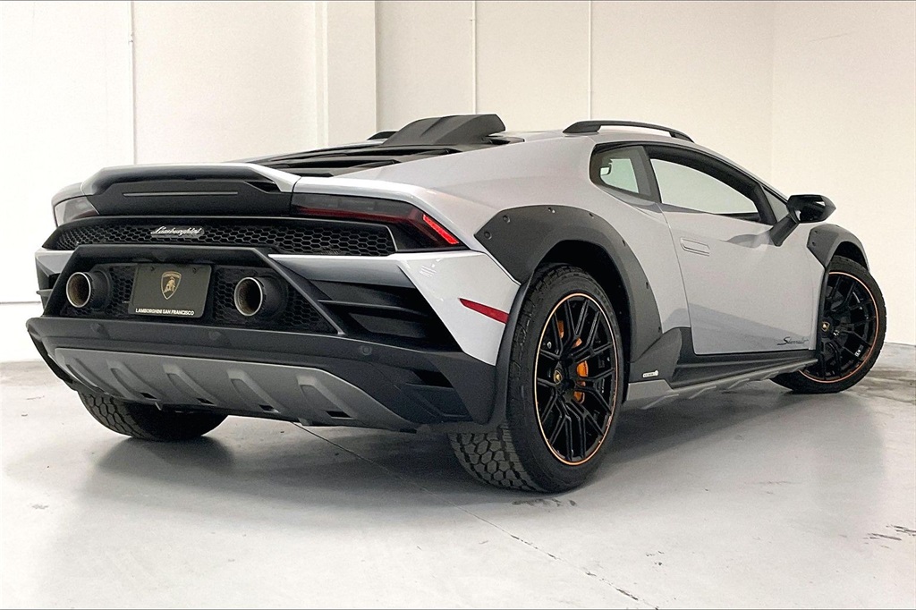 2023 Lamborghini Huracan Sterrato Base photo 4