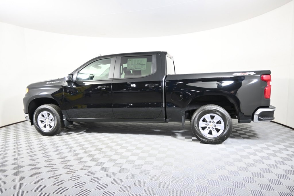 2025 Chevrolet Silverado 1500 LT photo 3