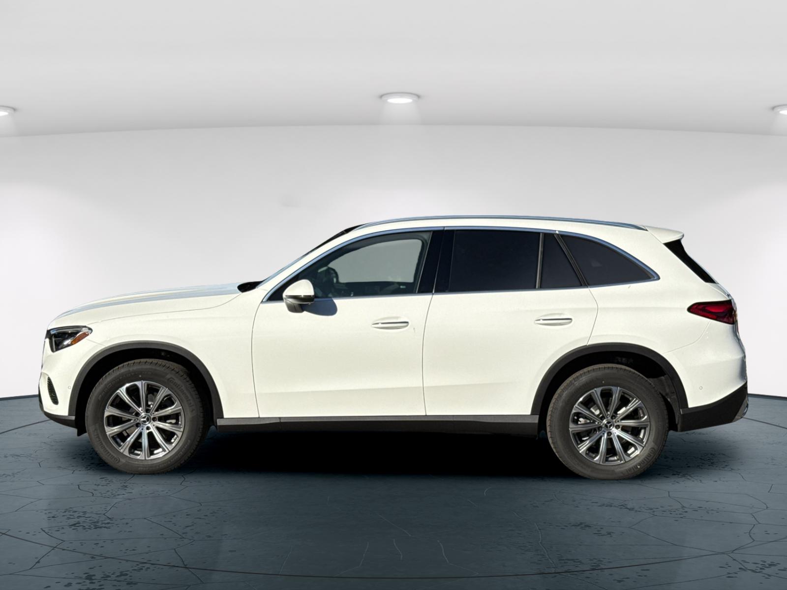 2026 Mercedes Benz GLC 300 4MATIC photo 3