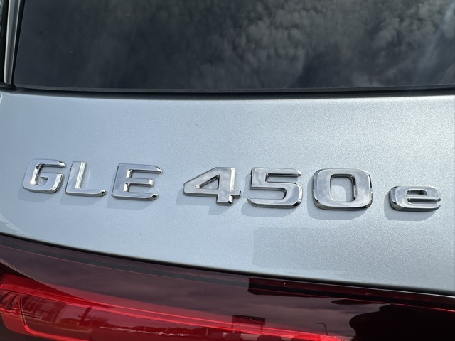 2025 Mercedes Benz GLE 450e photo 7