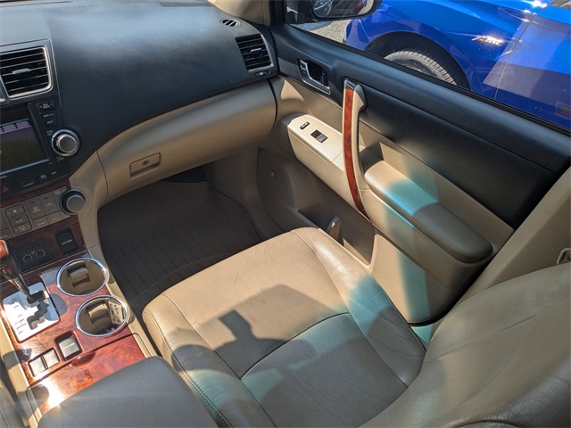 2011 Toyota Highlander Limited photo 12
