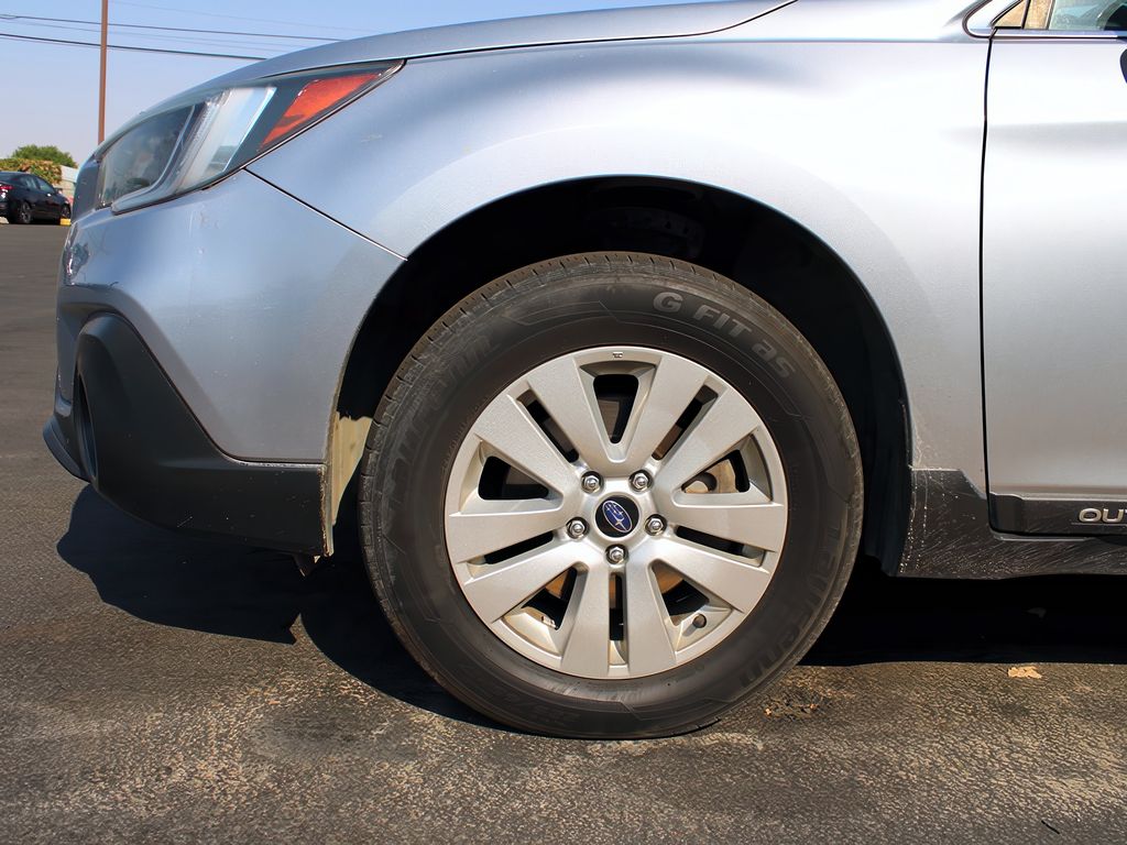 2019 Subaru Outback Premium photo 8