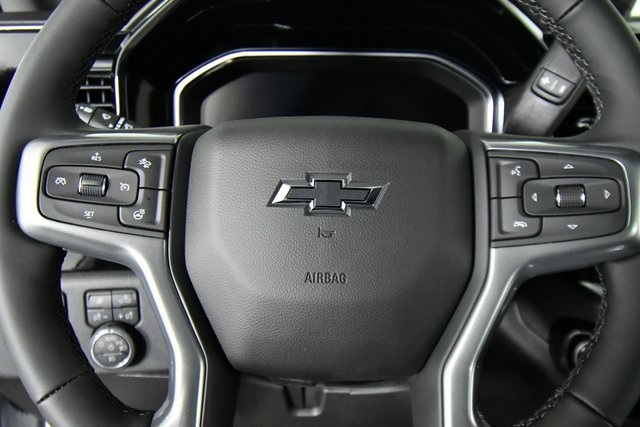 2025 Chevrolet Silverado 2500HD LTZ photo 2