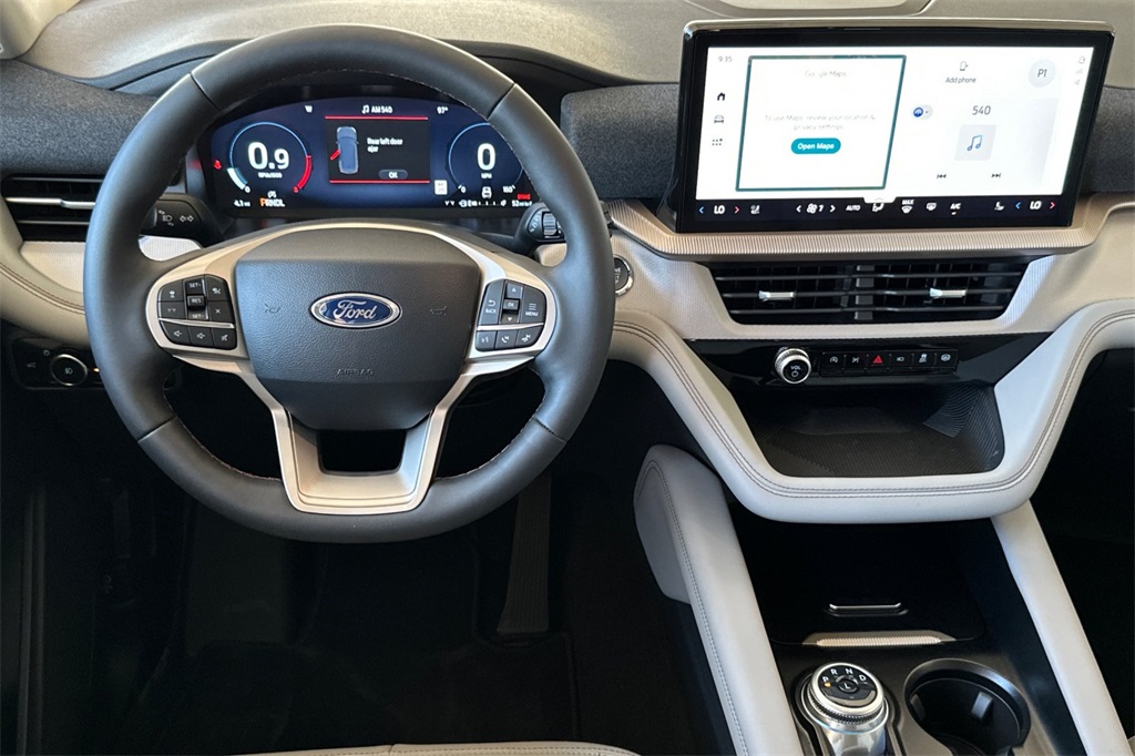 2025 Ford Explorer photo 8