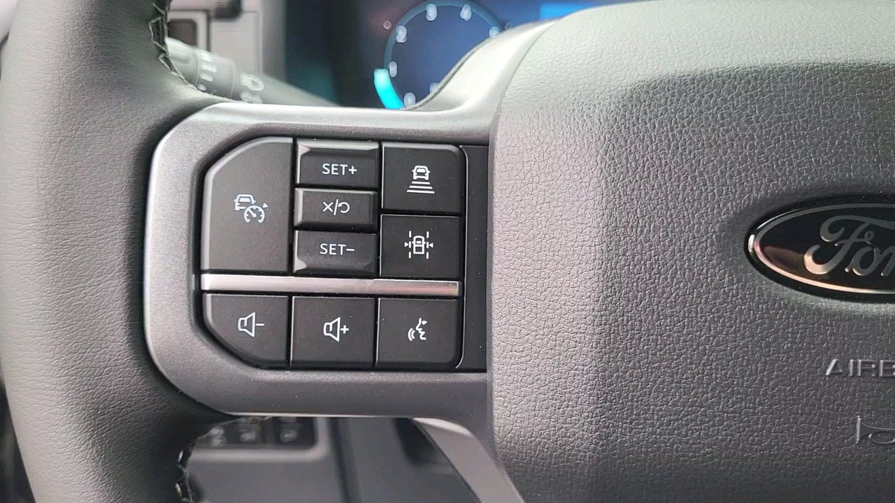 2025 Ford F-150 XLT photo 13